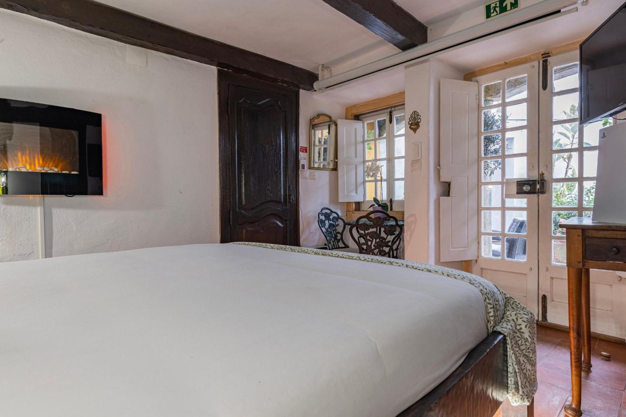 Small Cozy Room In Palace Patio With Hot Tub And Snooker - Sintra Wow ภายนอก รูปภาพ